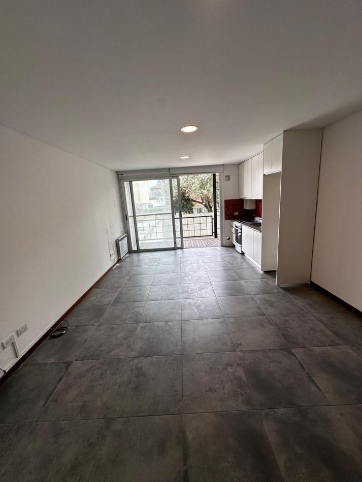 VENTA MONOAMBIENTE CON COCHERA EN CHAUVIN