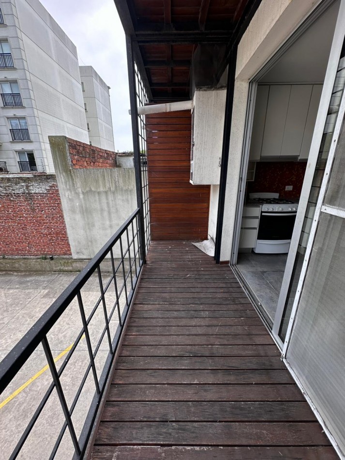 VENTA MONOAMBIENTE CON COCHERA EN CHAUVIN