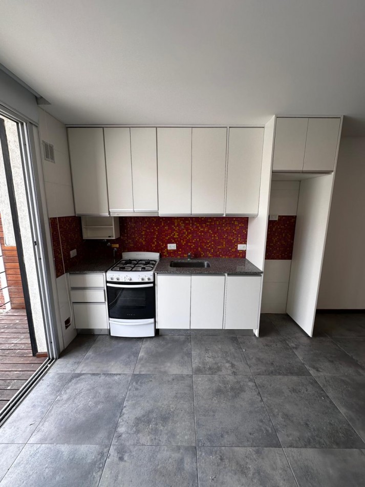 VENTA MONOAMBIENTE CON COCHERA EN CHAUVIN