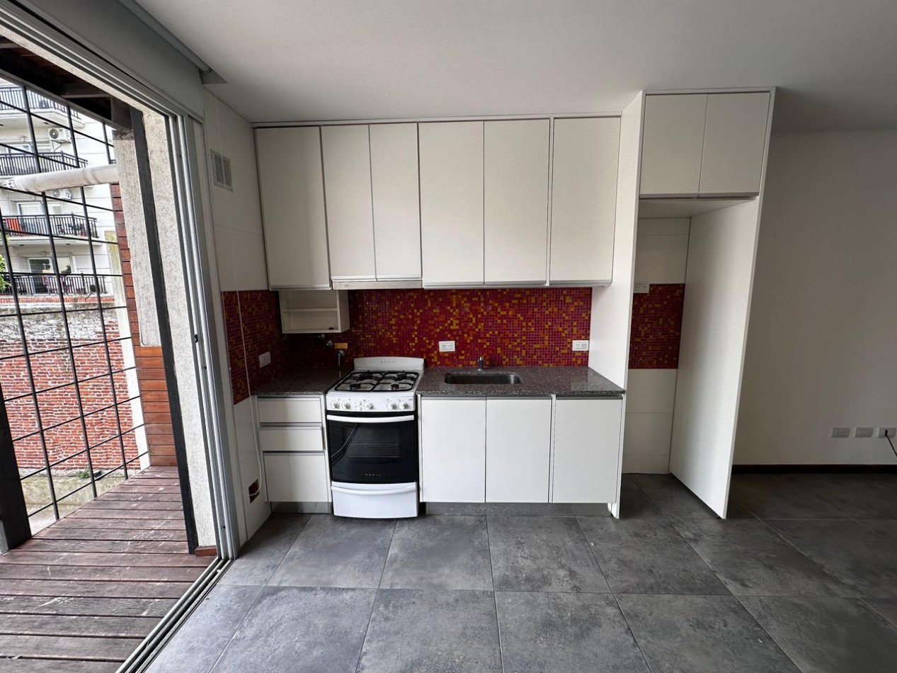 VENTA MONOAMBIENTE CON COCHERA EN CHAUVIN