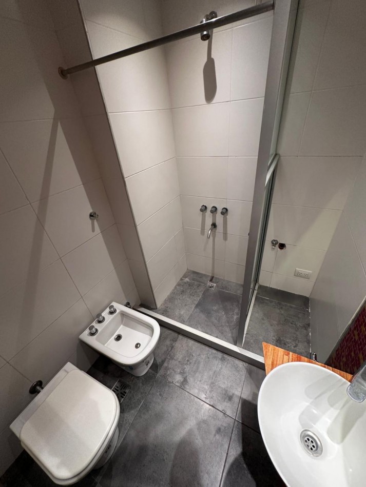 VENTA MONOAMBIENTE CON COCHERA EN CHAUVIN