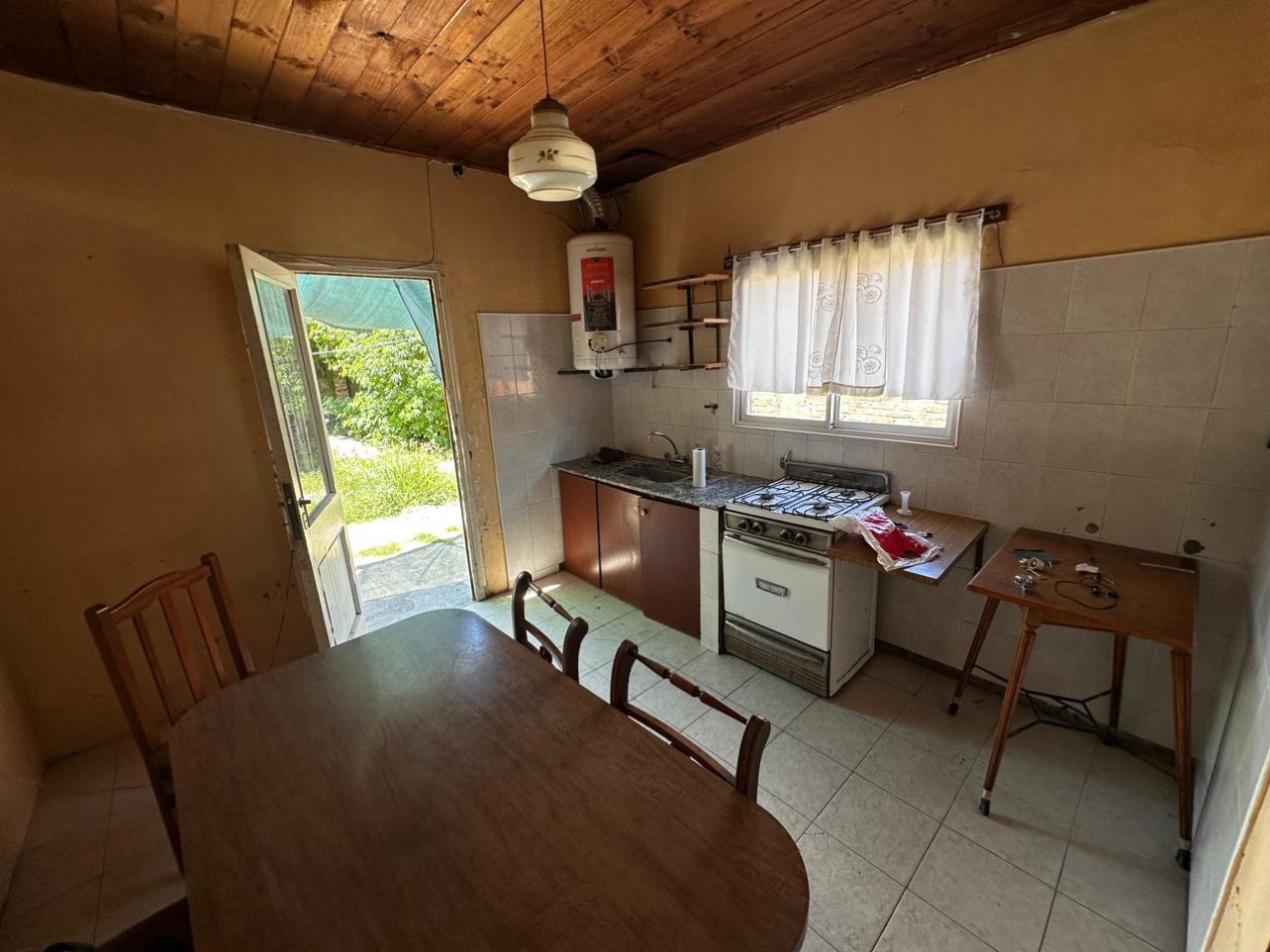 VENTA CASA 3 AMBIENTES CON PARQUE