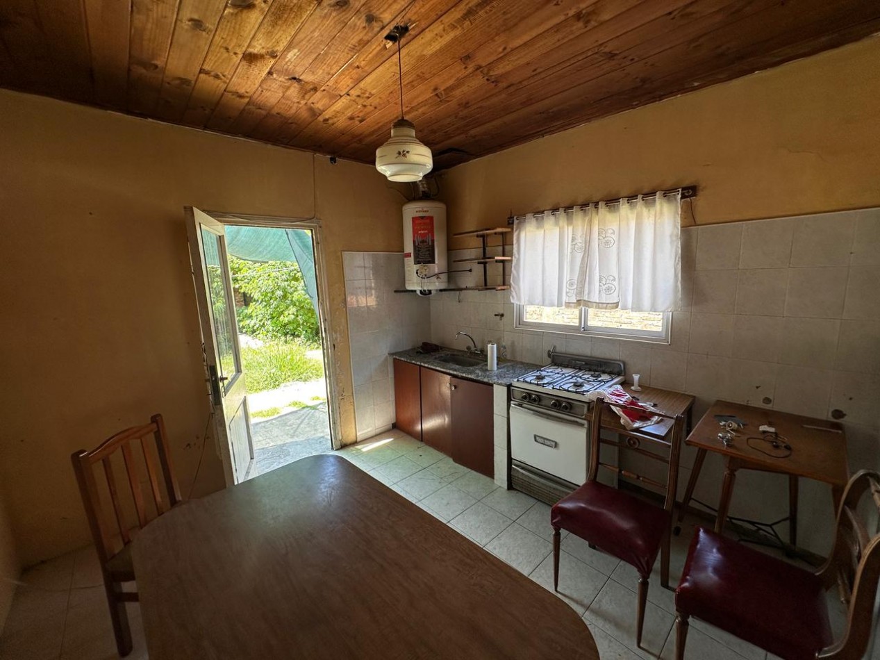 VENTA CASA 3 AMBIENTES CON PARQUE