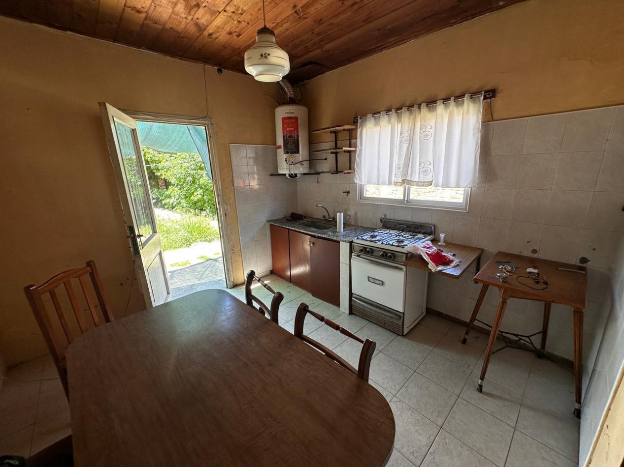 VENTA CASA 3 AMBIENTES CON PARQUE