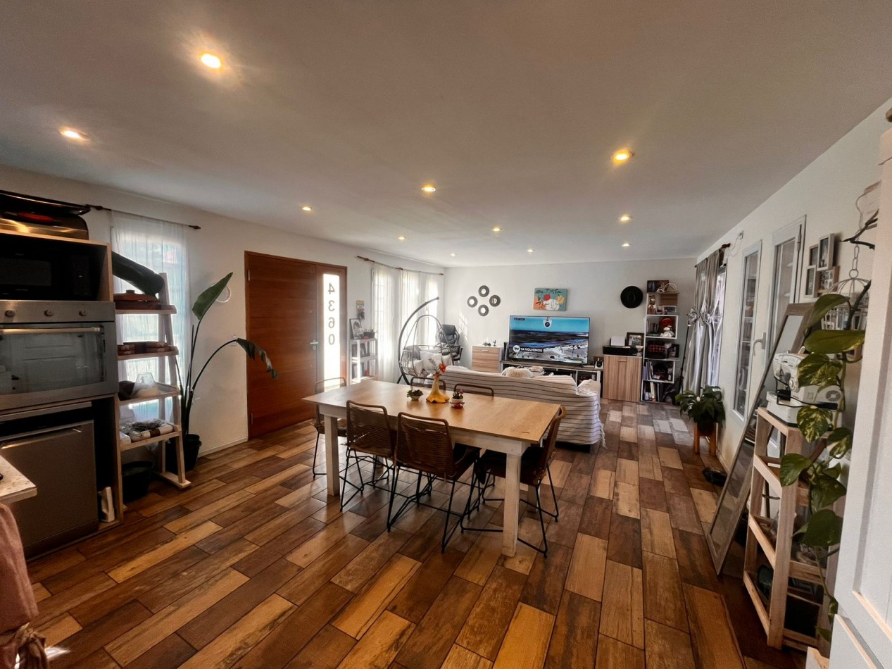 VENTA CASA 4 AMBIENTES + DEPARTAMENTO