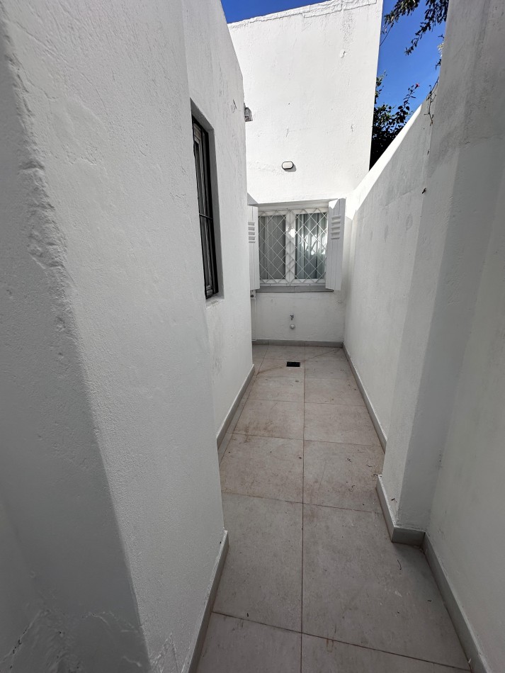 PH DOS AMBIENTES CON PATIO RECICLADO A NUEVO 