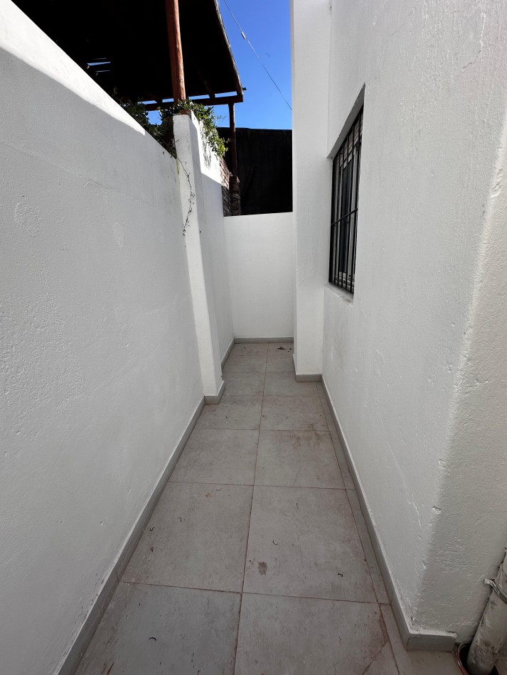 PH DOS AMBIENTES CON PATIO RECICLADO A NUEVO 