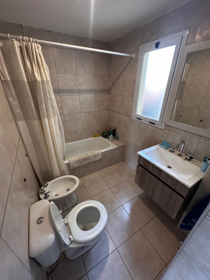 DEPARAMENTO 2 AMBIENTES CON BALCON AL FRENTE ZONA MOGOTES