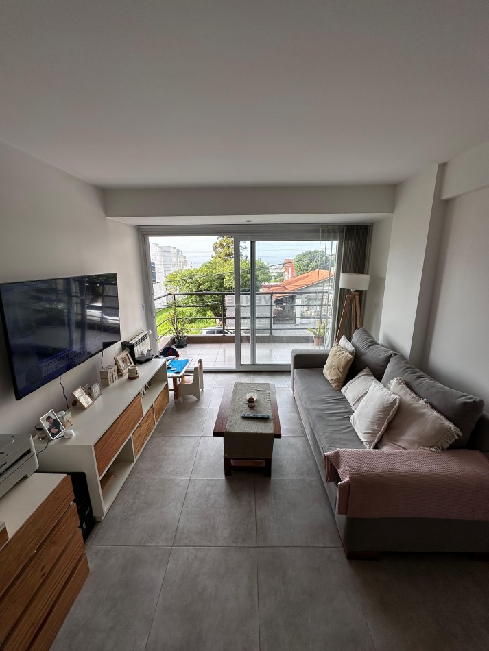 DEPARAMENTO 2 AMBIENTES CON BALCON AL FRENTE ZONA MOGOTES