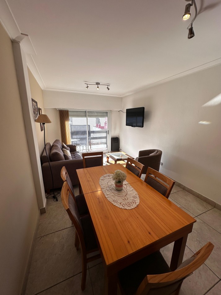 DEPARTAMENTO 3 AMBIENTES CON BALCON AL FRENTE ZONA LA PERLA