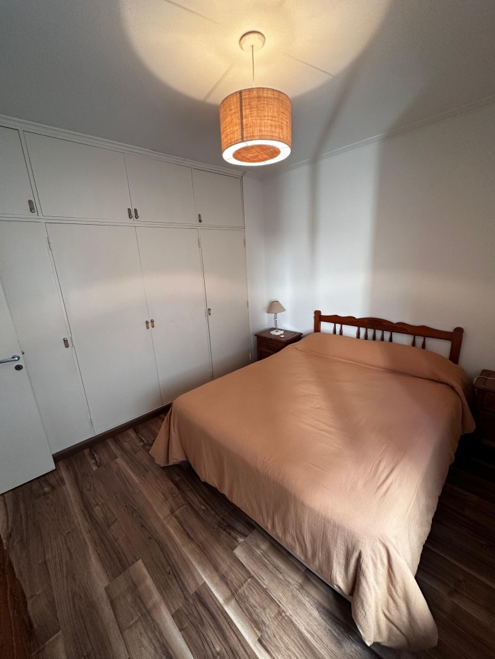 DEPARTAMENTO 3 AMBIENTES CON BALCON AL FRENTE ZONA LA PERLA
