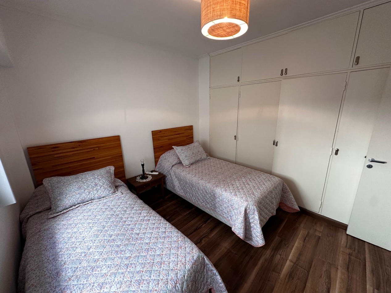 DEPARTAMENTO 3 AMBIENTES CON BALCON AL FRENTE ZONA LA PERLA