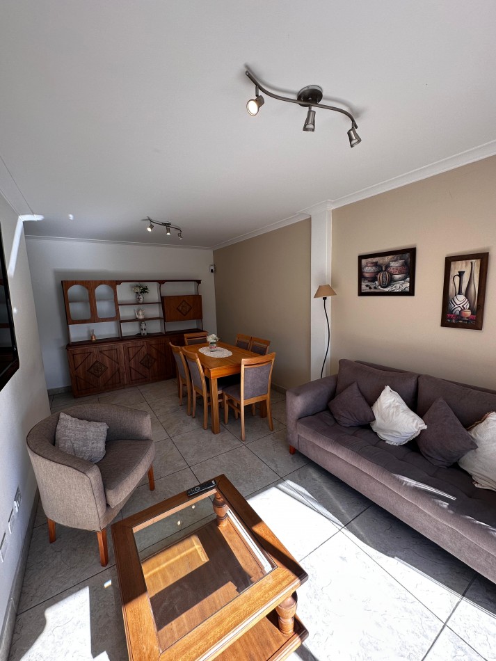 DEPARTAMENTO 3 AMBIENTES CON BALCON AL FRENTE ZONA LA PERLA