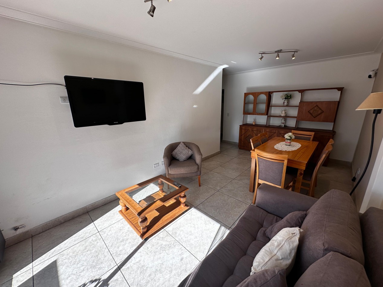 DEPARTAMENTO 3 AMBIENTES CON BALCON AL FRENTE ZONA LA PERLA