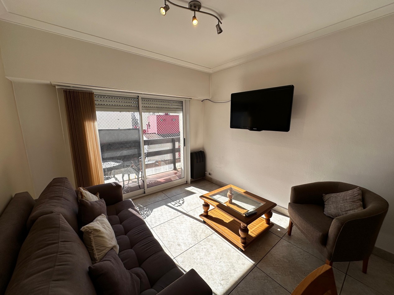 DEPARTAMENTO 3 AMBIENTES CON BALCON AL FRENTE ZONA LA PERLA