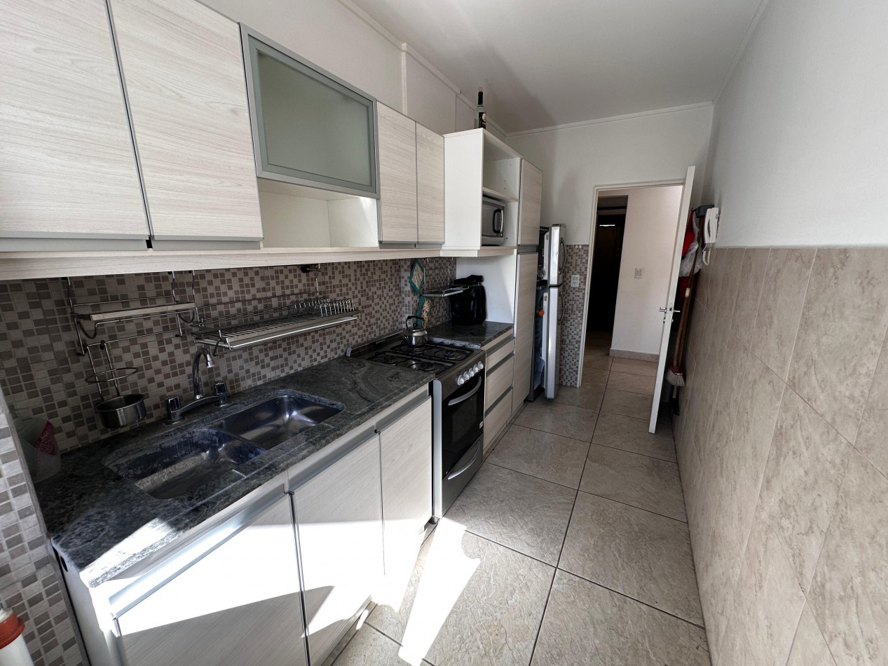 DEPARTAMENTO 3 AMBIENTES CON BALCON AL FRENTE ZONA LA PERLA