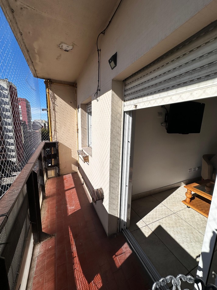 DEPARTAMENTO 3 AMBIENTES CON BALCON AL FRENTE ZONA LA PERLA