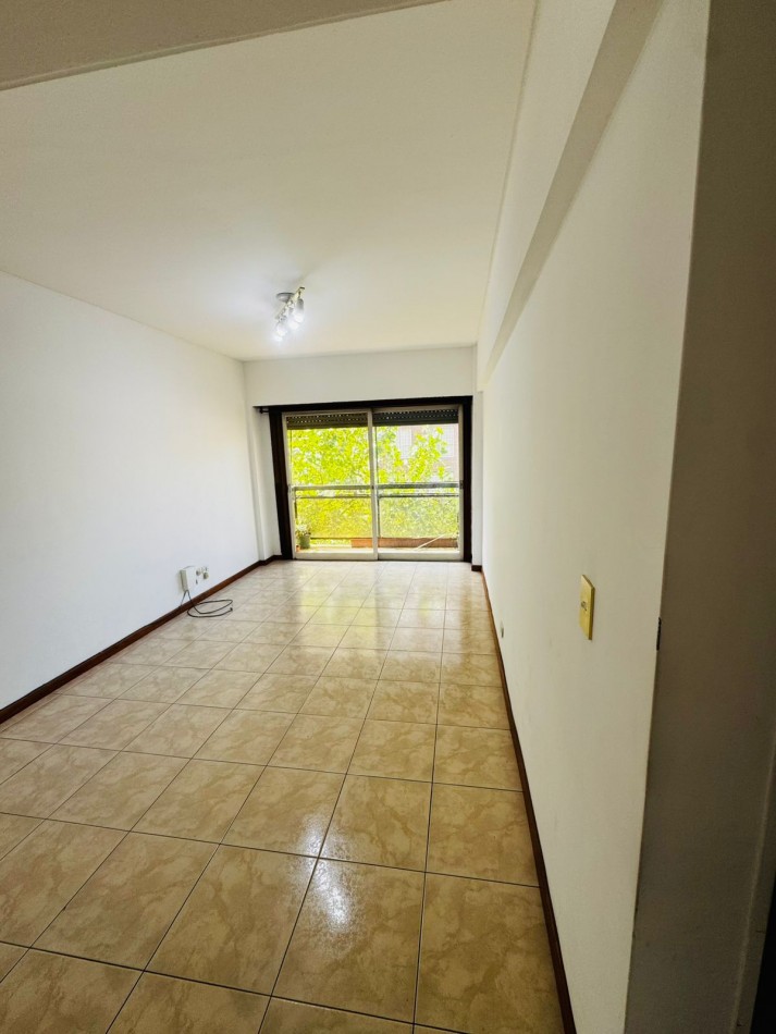 ALQUILER DEPARTAMENTO 3 AMBIENTES CON BALCON Y COCHERA