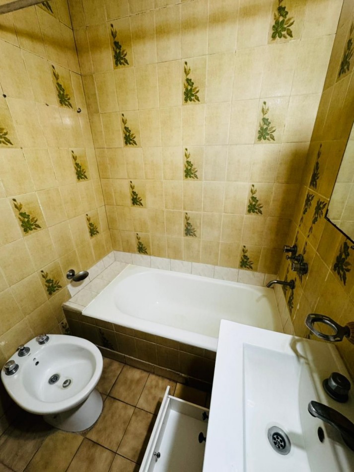 ALQUILER DEPARTAMENTO 3 AMBIENTES CON BALCON Y COCHERA