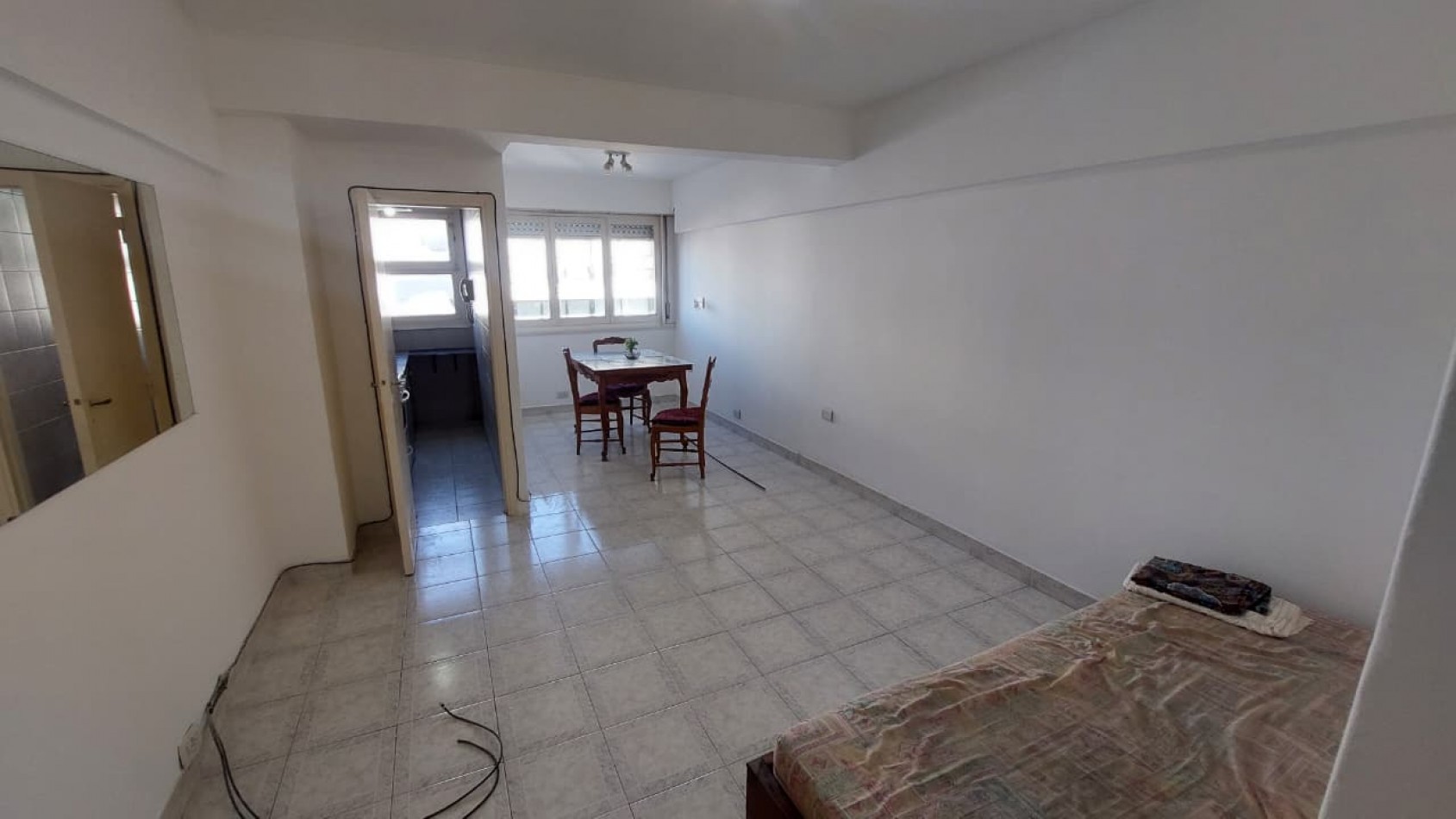 MONOAMBIENTE A LA CALLE CON COCHERA ZONA ALDREY