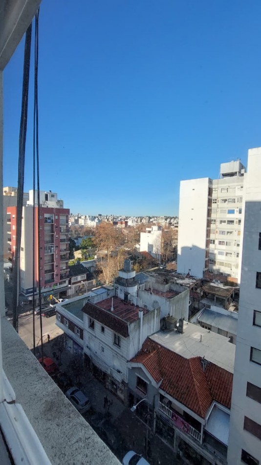 MONOAMBIENTE A LA CALLE CON COCHERA ZONA ALDREY
