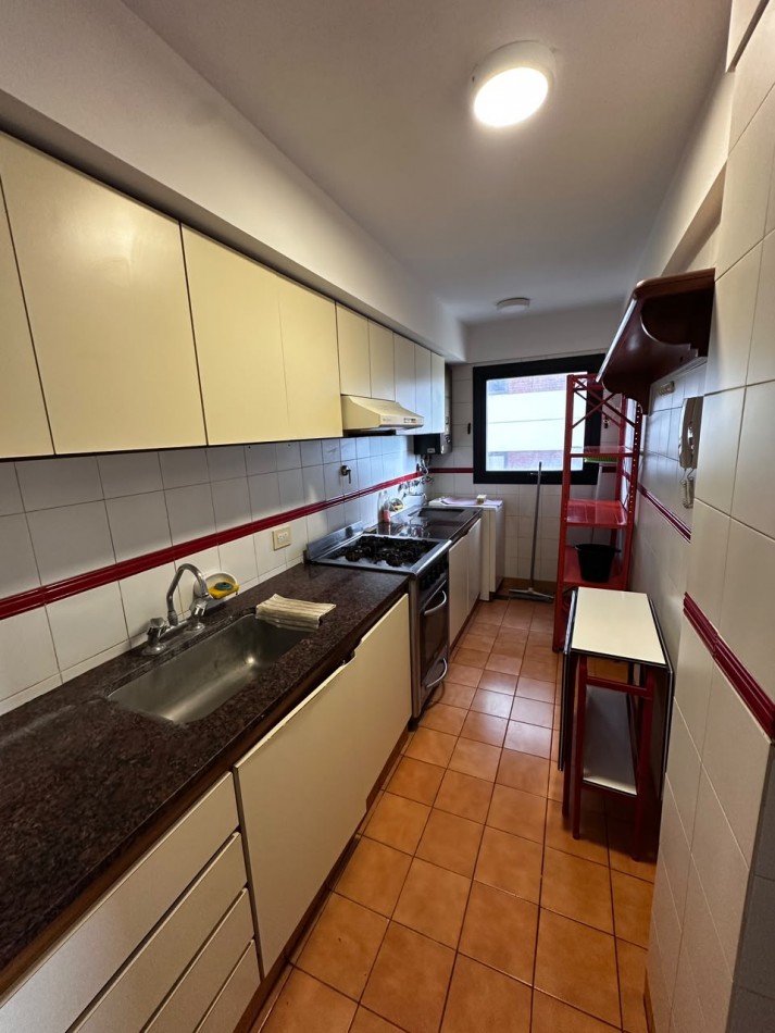 VENTA DEPARTAMENTO 2 AMBIENTES CON COCHERA,BAULERA Y VISTA AL MAR