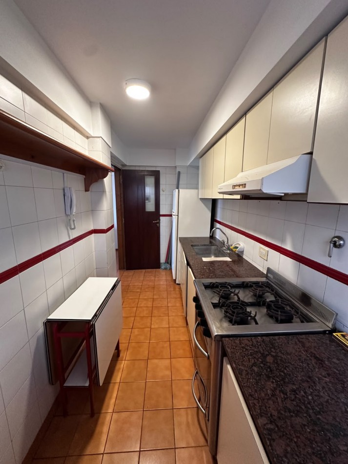 VENTA DEPARTAMENTO 2 AMBIENTES CON COCHERA,BAULERA Y VISTA AL MAR
