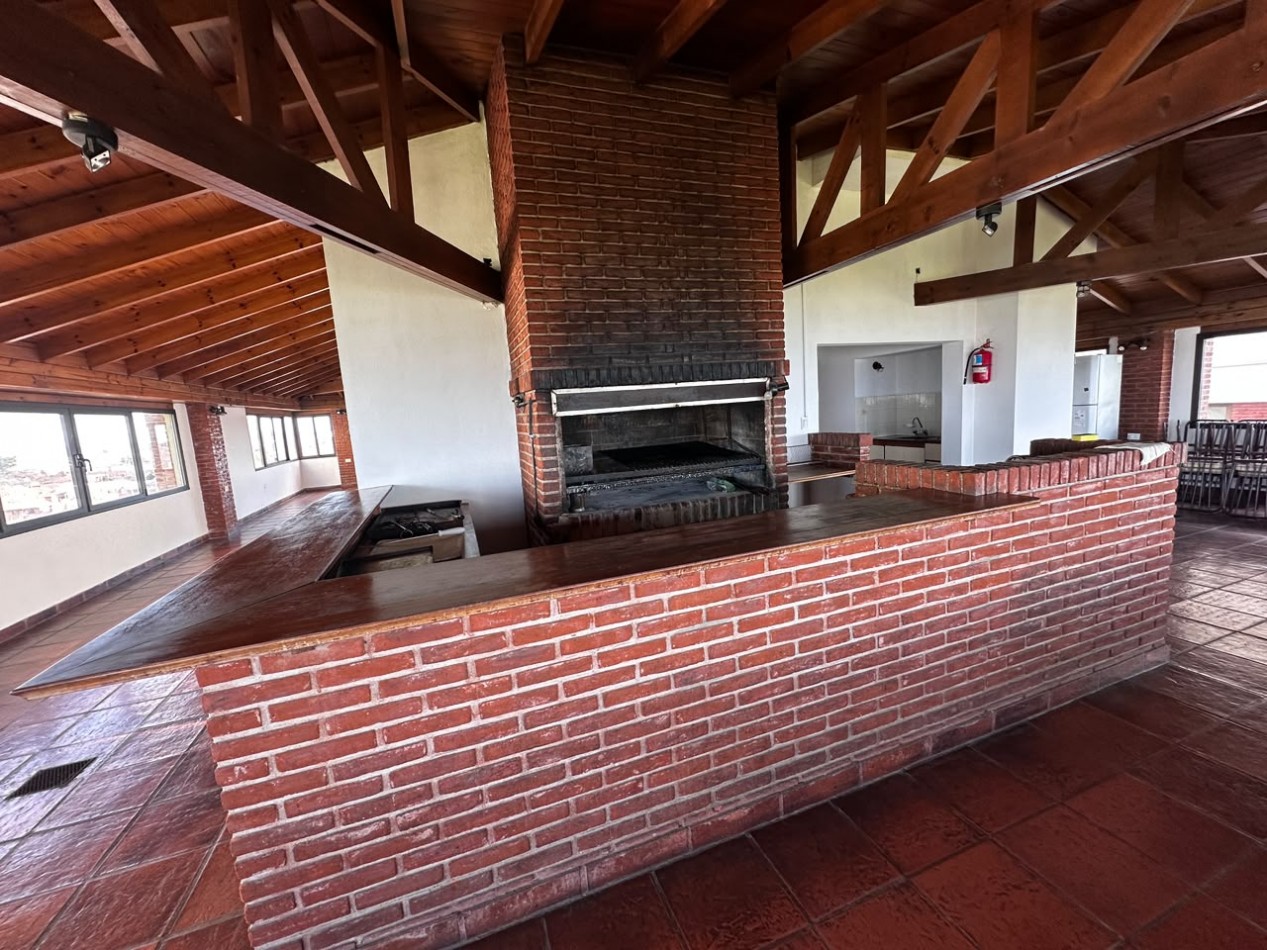 VENTA DEPARTAMENTO 2 AMBIENTES CON COCHERA,BAULERA Y VISTA AL MAR