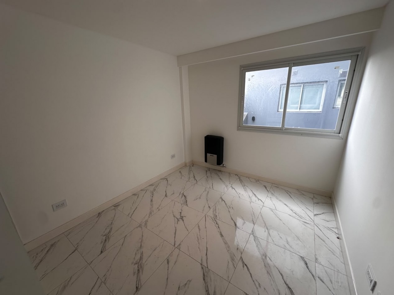 VENTA DEPARTAMENTO 2 AMBIENTES A ESTRENAR CON BALCON Y COCHERA