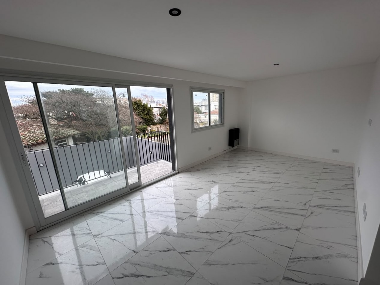 VENTA DEPARTAMENTO 2 AMBIENTES A ESTRENAR CON BALCON Y COCHERA