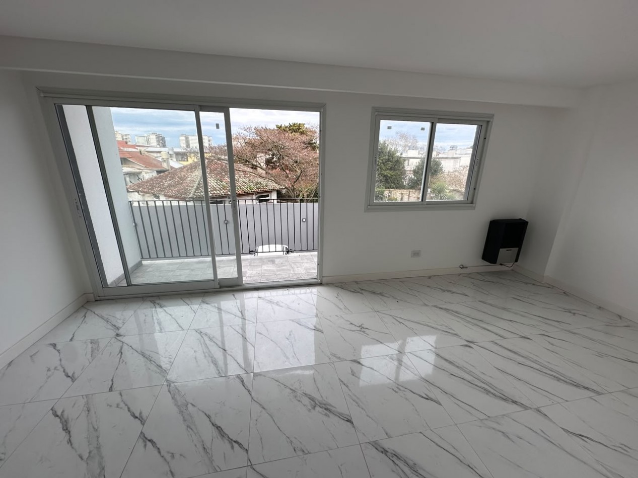 VENTA DEPARTAMENTO 2 AMBIENTES A ESTRENAR CON BALCON Y COCHERA