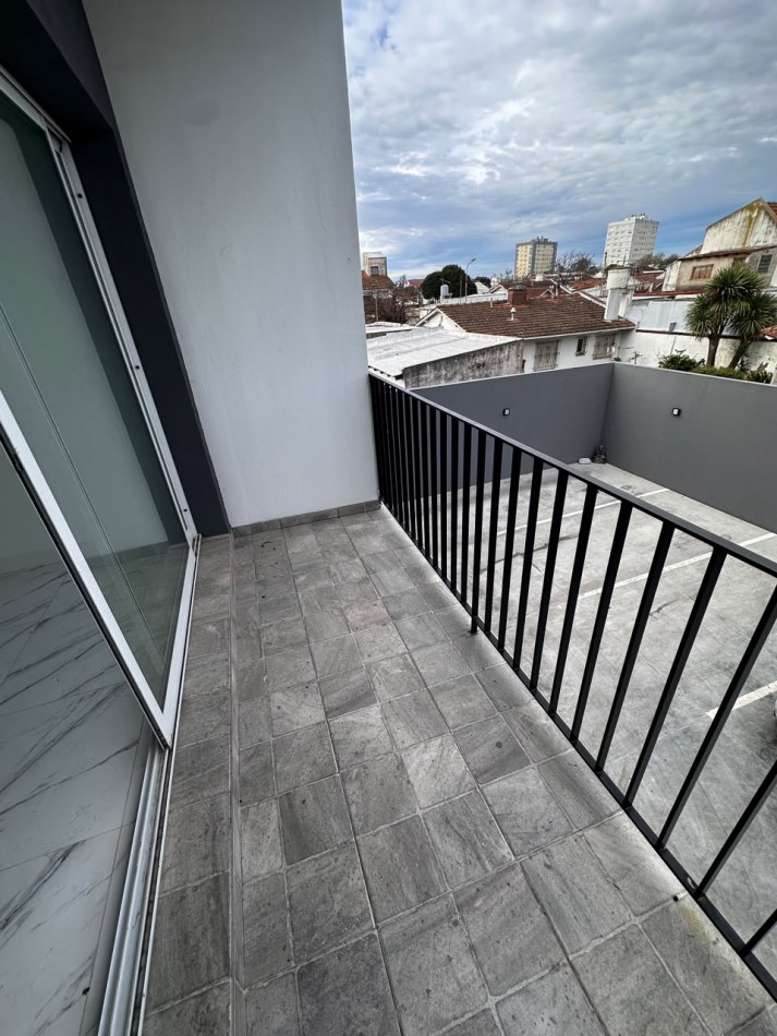 VENTA DEPARTAMENTO 2 AMBIENTES A ESTRENAR CON BALCON Y COCHERA