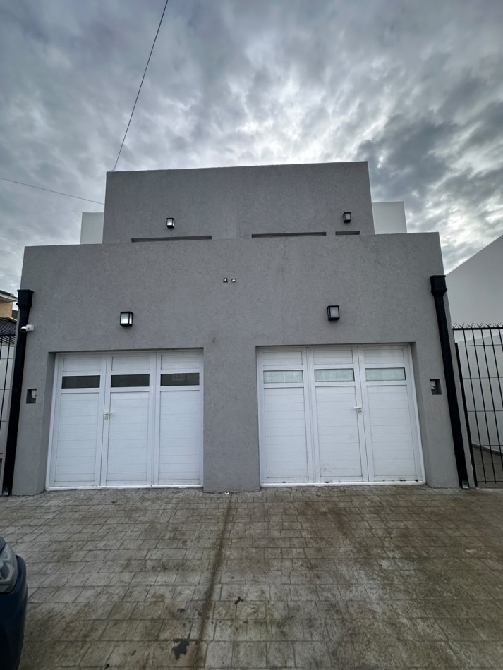 VENTA DUPLEX 3 AMBIENTES CON GARAGE Y PATIO
