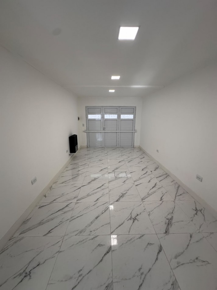 VENTA DUPLEX 3 AMBIENTES CON GARAGE Y PATIO
