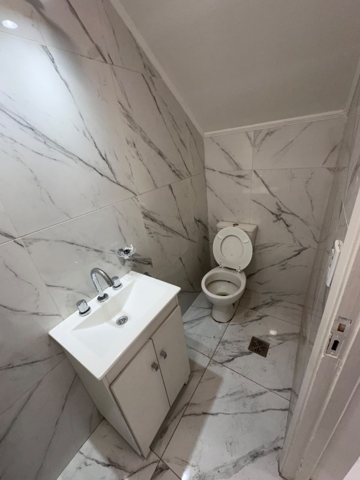 VENTA DUPLEX 3 AMBIENTES CON GARAGE Y PATIO