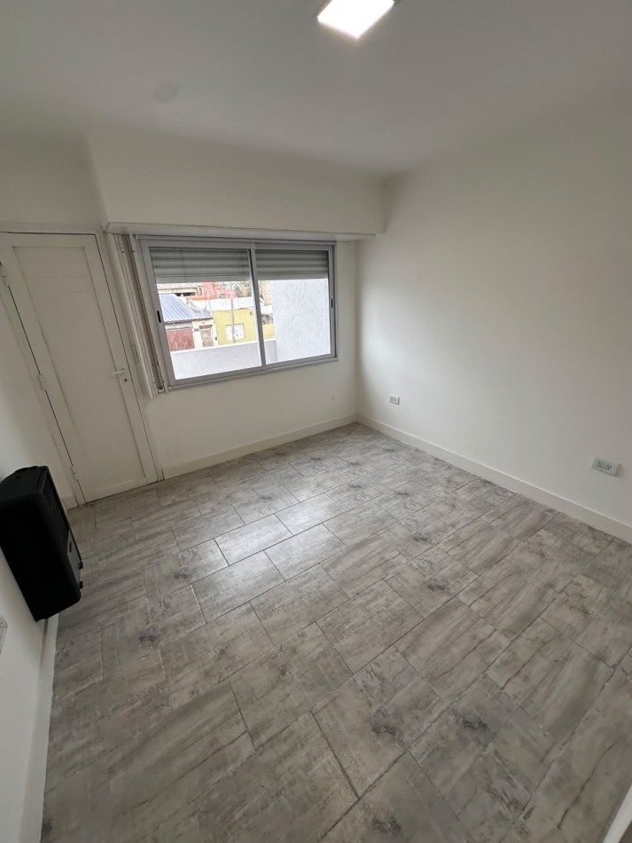 VENTA DUPLEX 3 AMBIENTES CON GARAGE Y PATIO