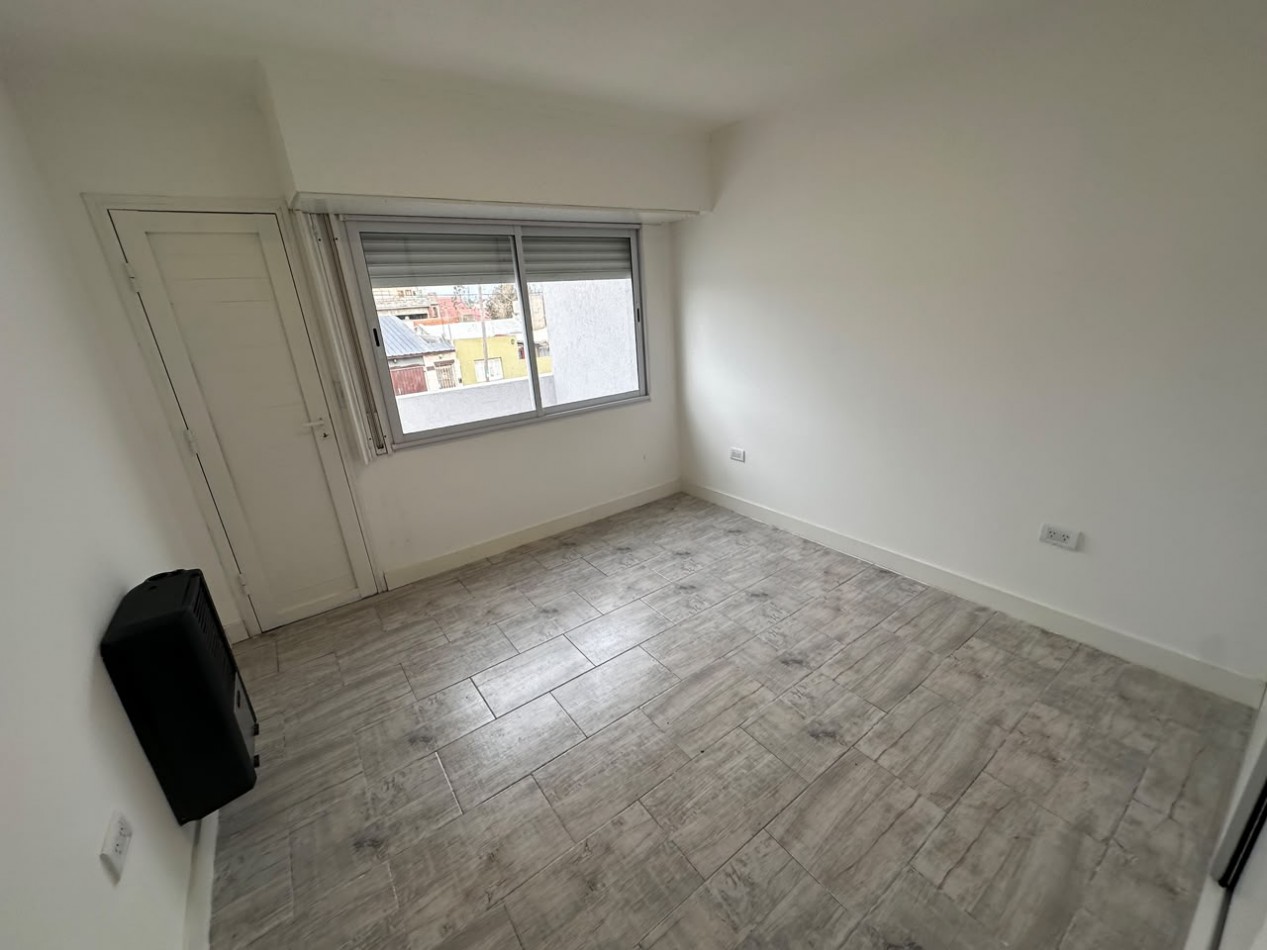 VENTA DUPLEX 3 AMBIENTES CON GARAGE Y PATIO