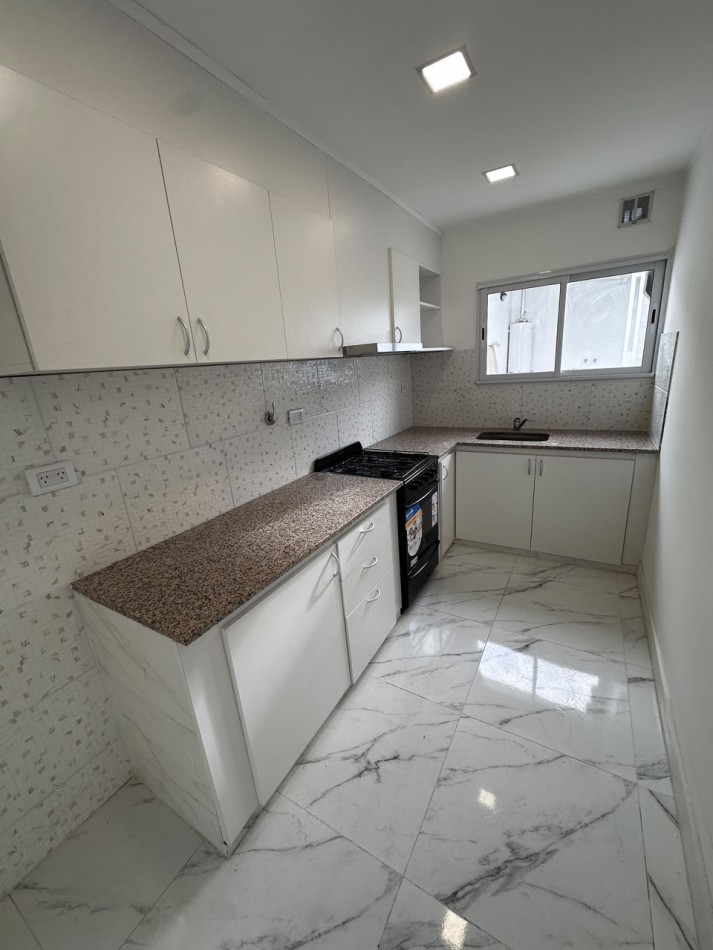 VENTA DUPLEX 3 AMBIENTES CON GARAGE Y PATIO