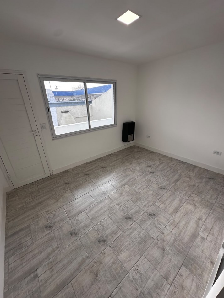 VENTA DUPLEX 3 AMBIENTES CON GARAGE Y PATIO