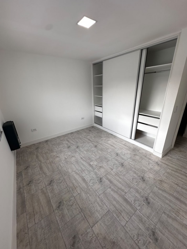 VENTA DUPLEX 3 AMBIENTES CON GARAGE Y PATIO