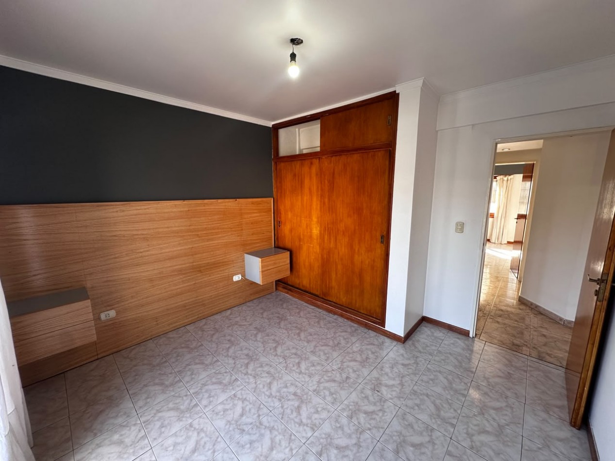 ALQUILER DEPARTAMENTO TRES AMBIENTES CON COCHERA, BALCON Y PATIO