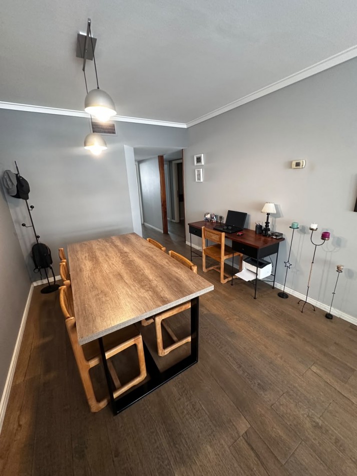 VENTA SEMIPISO DE 3 AMBIENTES CON VISTA LATERAL AL MAR EN LA PERLA