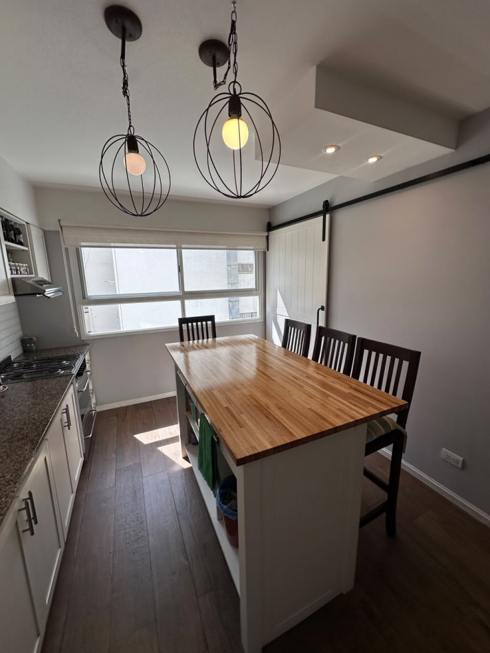 VENTA SEMIPISO DE 3 AMBIENTES CON VISTA LATERAL AL MAR EN LA PERLA