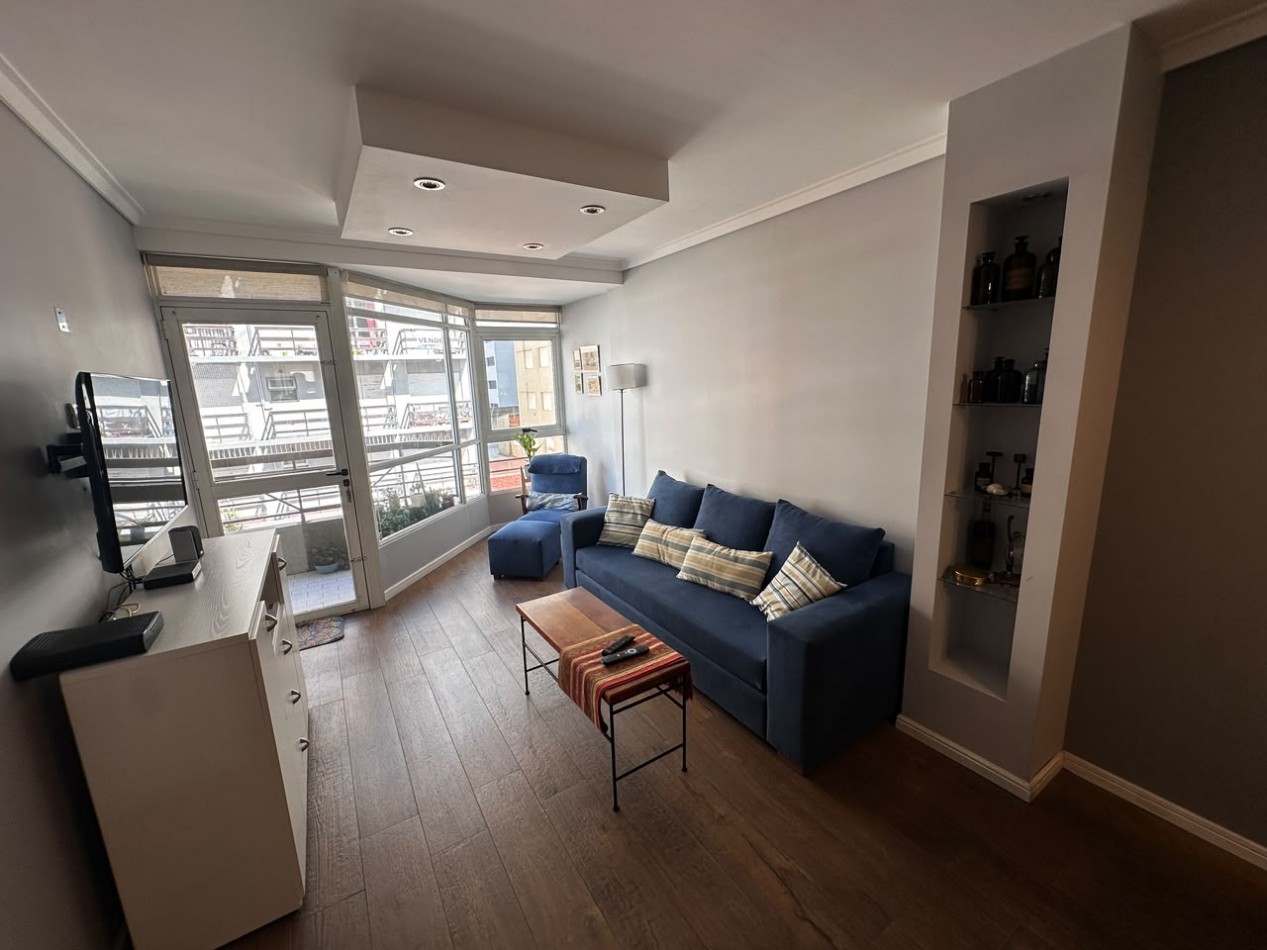 VENTA SEMIPISO DE 3 AMBIENTES CON VISTA LATERAL AL MAR EN LA PERLA