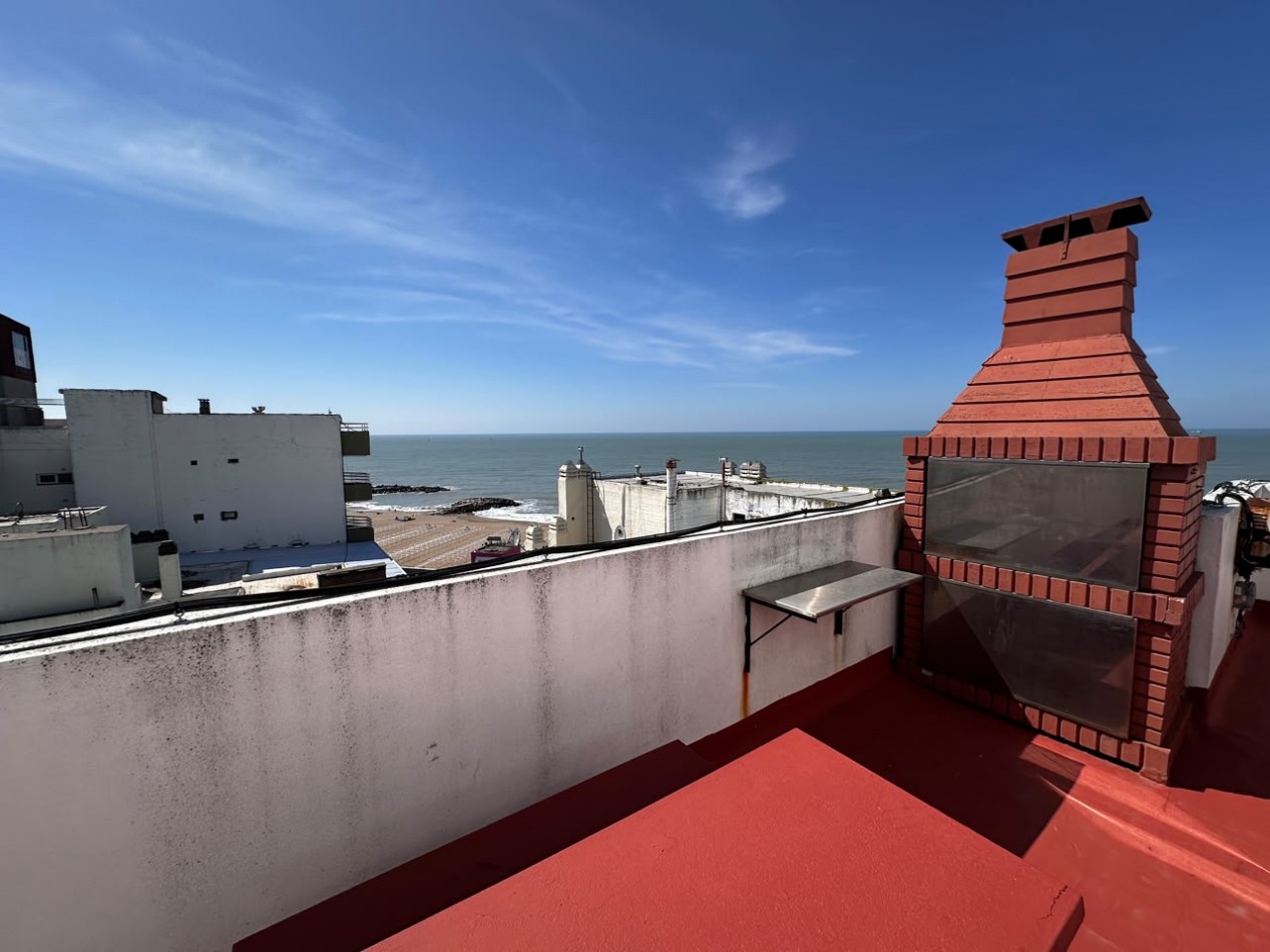 VENTA SEMIPISO DE 3 AMBIENTES CON VISTA LATERAL AL MAR EN LA PERLA