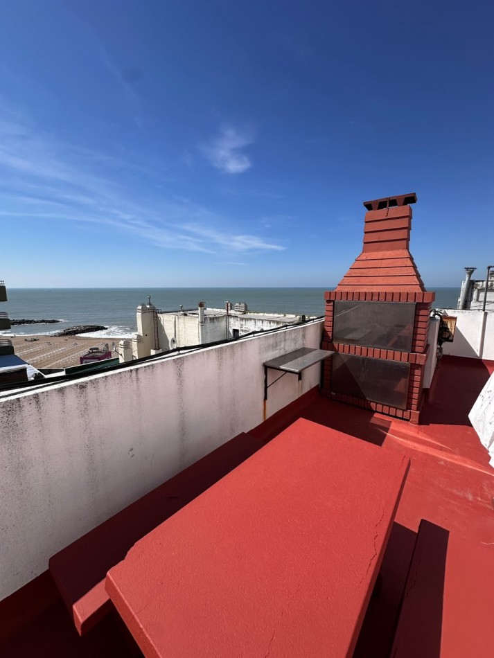 VENTA SEMIPISO DE 3 AMBIENTES CON VISTA LATERAL AL MAR EN LA PERLA