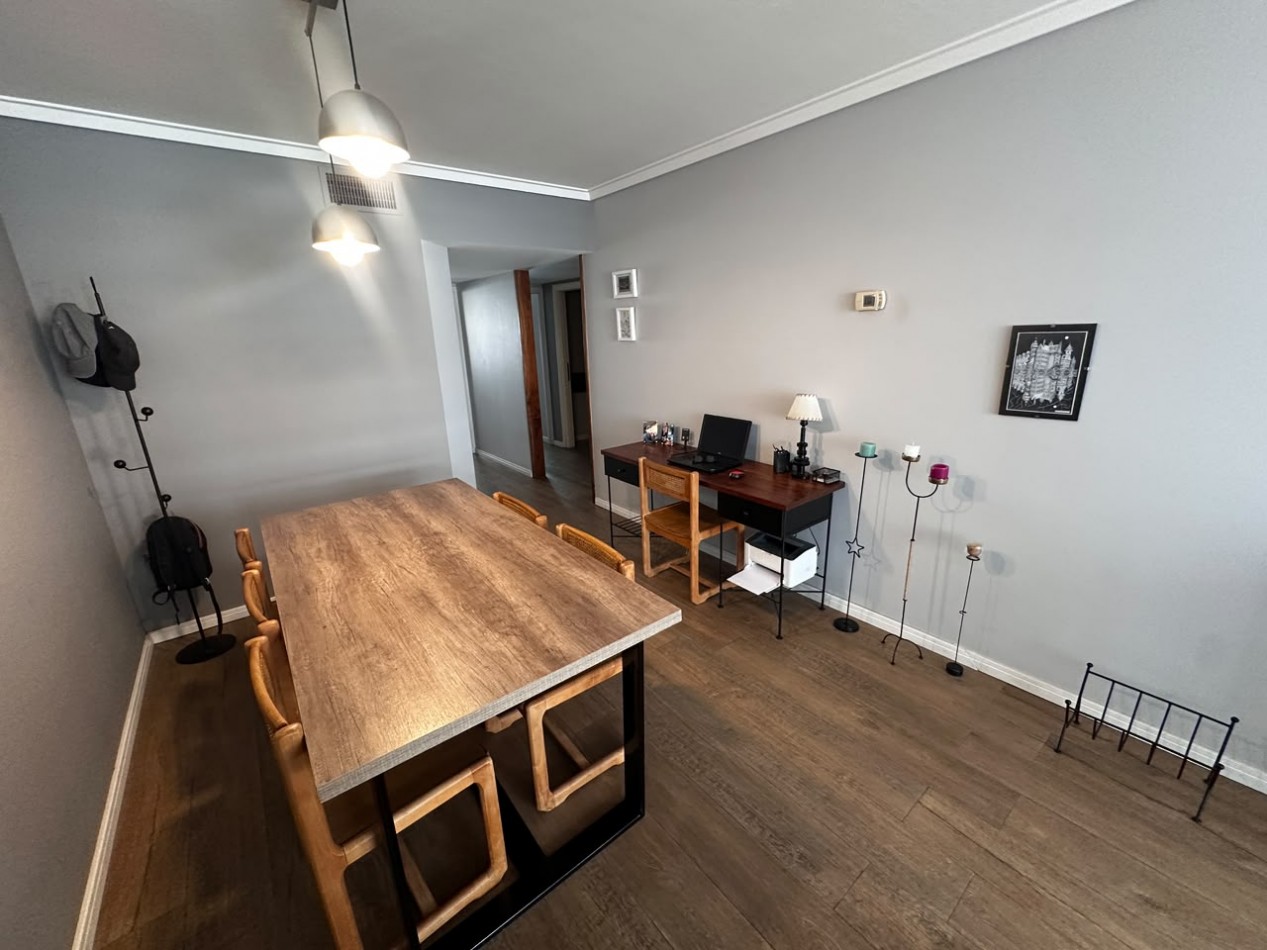 VENTA SEMIPISO DE 3 AMBIENTES CON VISTA LATERAL AL MAR EN LA PERLA