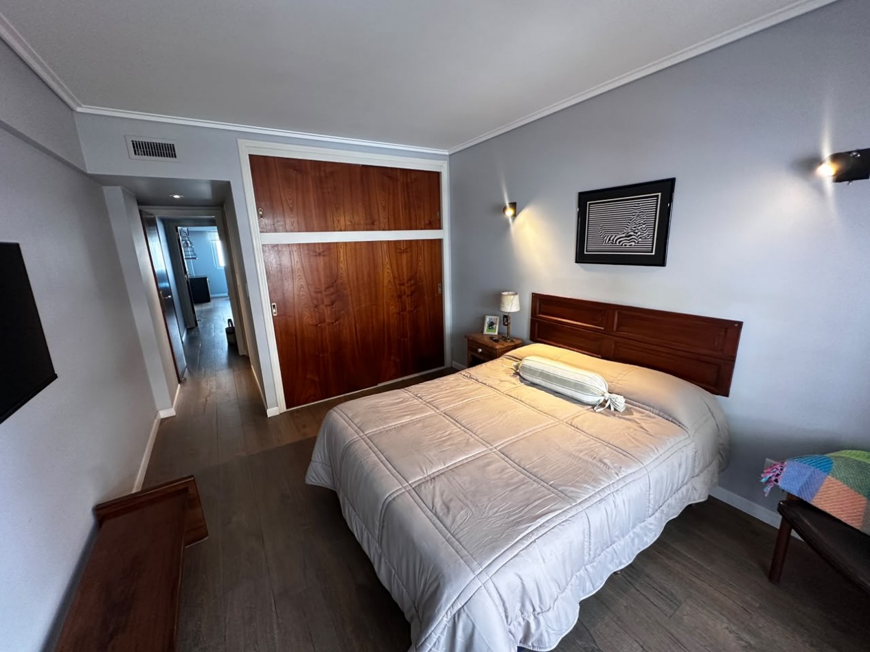 VENTA SEMIPISO DE 3 AMBIENTES CON VISTA LATERAL AL MAR EN LA PERLA