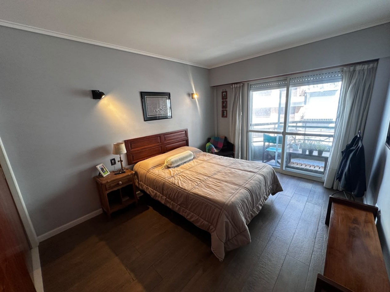 VENTA SEMIPISO DE 3 AMBIENTES CON VISTA LATERAL AL MAR EN LA PERLA