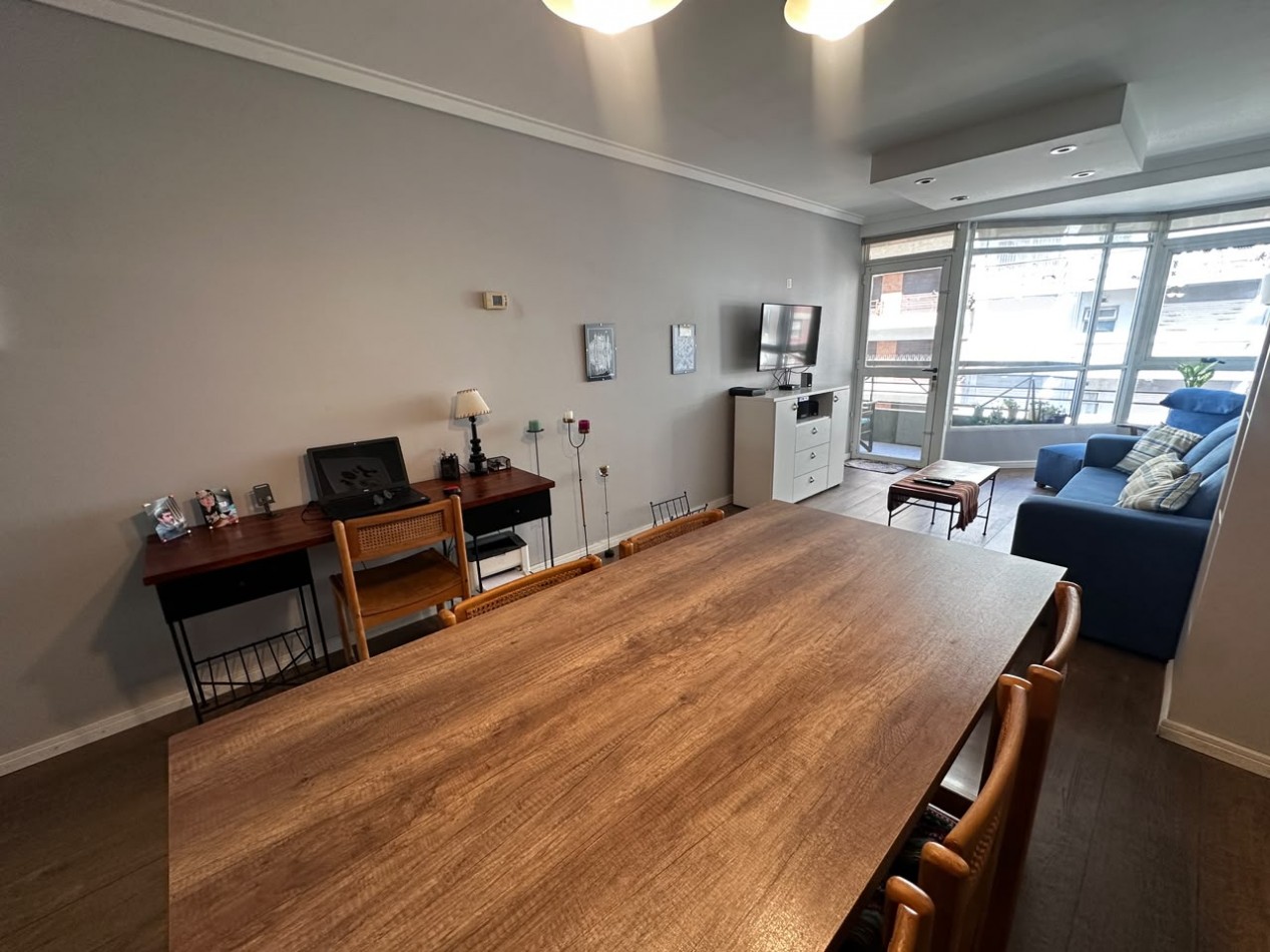 VENTA SEMIPISO DE 3 AMBIENTES CON VISTA LATERAL AL MAR EN LA PERLA